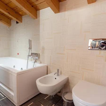 Luxury With Share Pool * Laglio